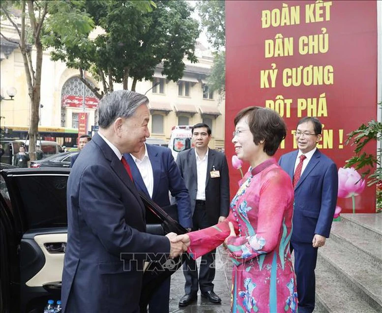 Tổng Bí thư Tô Lâm: TTXVN vươn lên ở tầm cao mới, xứng đáng là mạch máu thông tin tin cậy của đất nước- Ảnh 1.