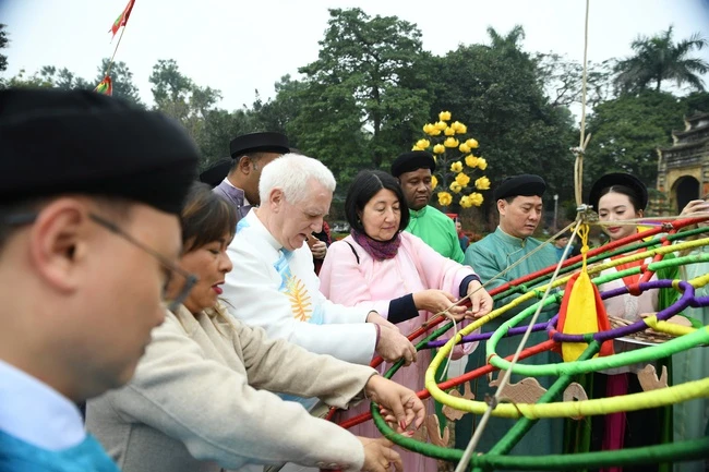"Tống cựu nghinh tân" - Tái hiện các nghi lễ truyền thống trong cung đình - Ảnh 6. "Tống cựu nghinh tân" - Tái hiện các nghi lễ truyền thống trong cung đình - Ảnh 6.