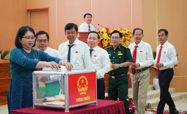 An Giang: Chủ tịch HĐND và Chủ tịch UBND tỉnh tái đắc cử- Ảnh 1.