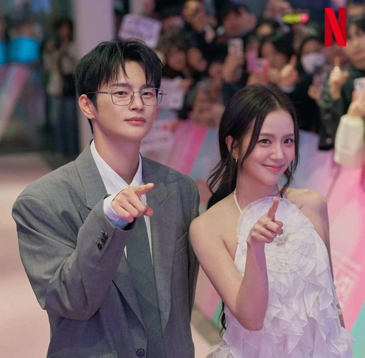 Tên tuổi của Jisoo và Seo In Guk được chú ý hơn sau khi tham gia phim