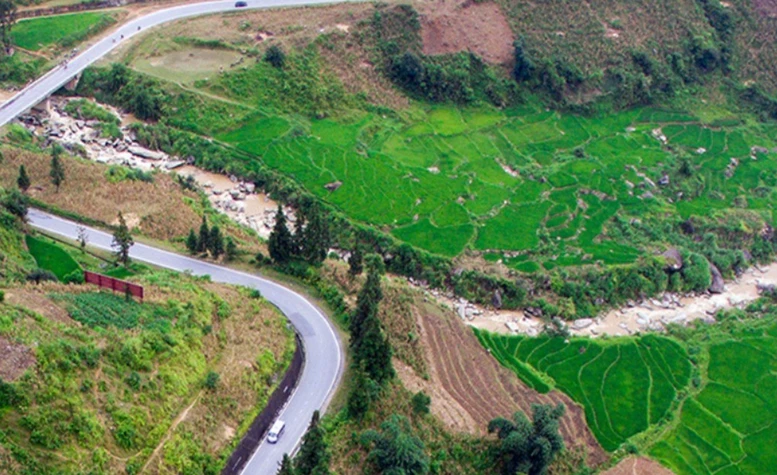 Bộ Công an, Bộ Xây dựng phối hợp khảo sát an toàn xe giường nằm trên đường núi- Ảnh 1.