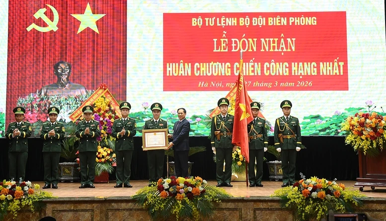 Bộ Tư lệnh Bộ đội Biên phòng tổng kết cao điểm phòng chống tội phạm, đón nhận Huân chương Chiến công- Ảnh 2. Bộ Tư lệnh Bộ đội Biên phòng tổng kết cao điểm phòng chống tội phạm, đón nhận Huân chương Chiến công- Ảnh 2.