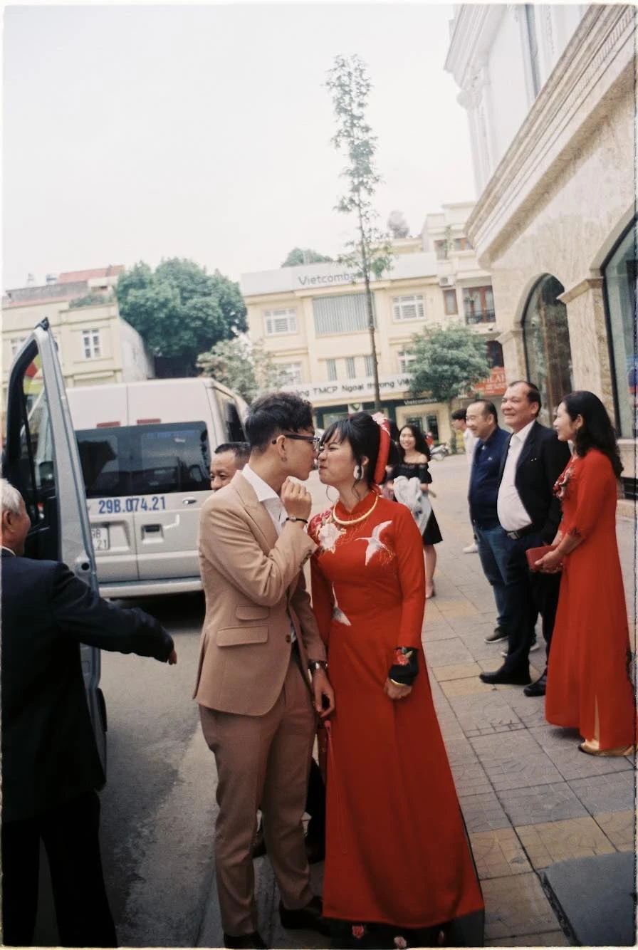 Bức ảnh trong hôn lễ được Hoàng Dũng chia sẻ