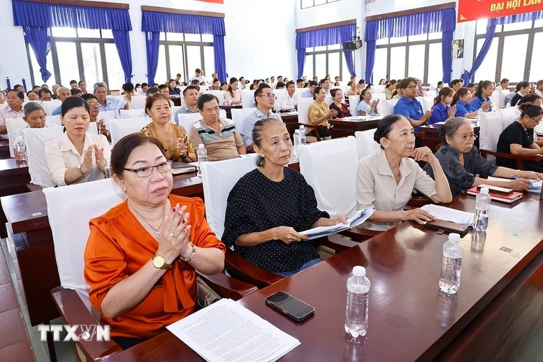 Chủ tịch Quốc hội Trần Thanh Mẫn dự Hội nghị tiếp xúc giữa cử tri với người ứng cử đại biểu Quốc hội khóa XVI- Ảnh 3.