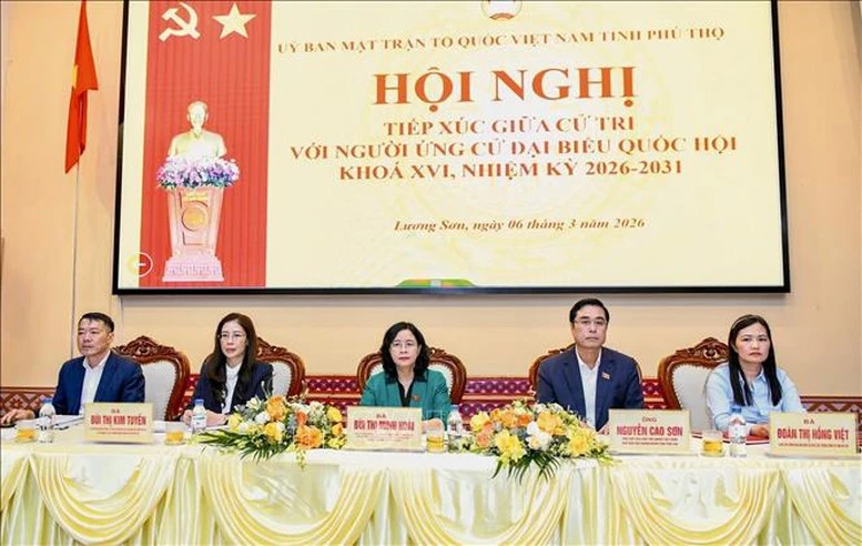 Chủ tịch Ủy ban Trung ương MTTQ Bùi Thị Minh Hoài tiếp xúc cử tri tại Đơn vị bầu cử số 5- Ảnh 1.