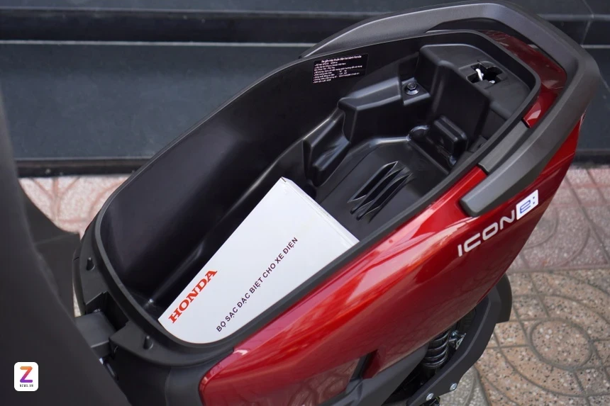 Honda, xe may dien anh 2