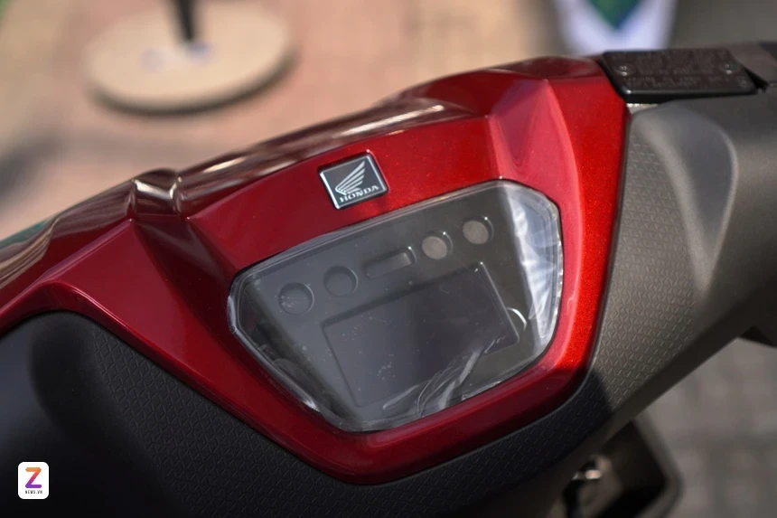 Honda, xe may dien anh 4