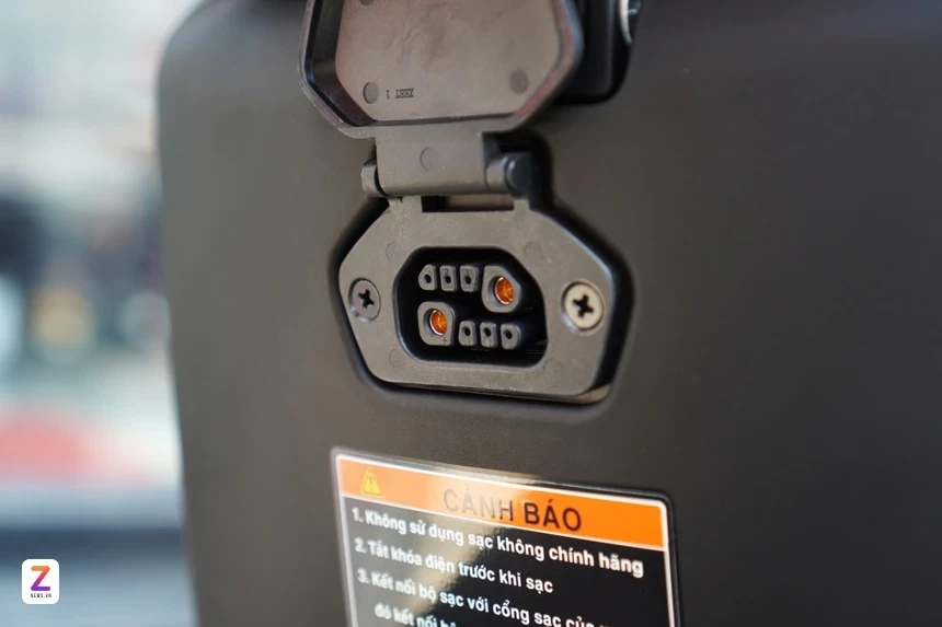 Honda, xe may dien anh 8