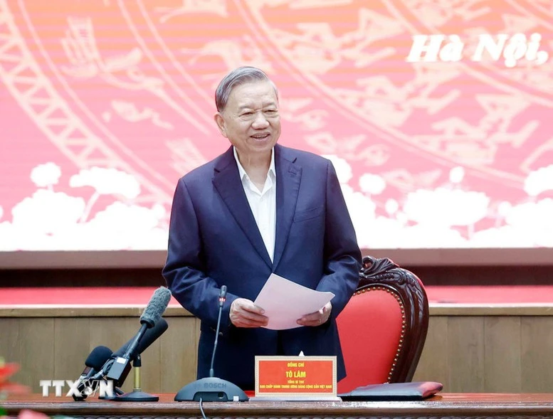 Công bố quyết định kiểm tra, giám sát đối với Ban Thường vụ Thành ủy Hà Nội- Ảnh 1.