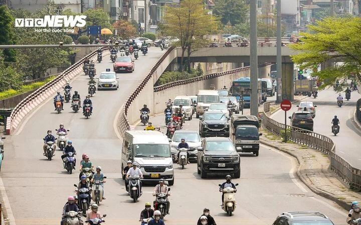 Ngày 23/3, Hà Nội trưa chiều trời nắng. (Ảnh minh hoạ: Viên Minh)