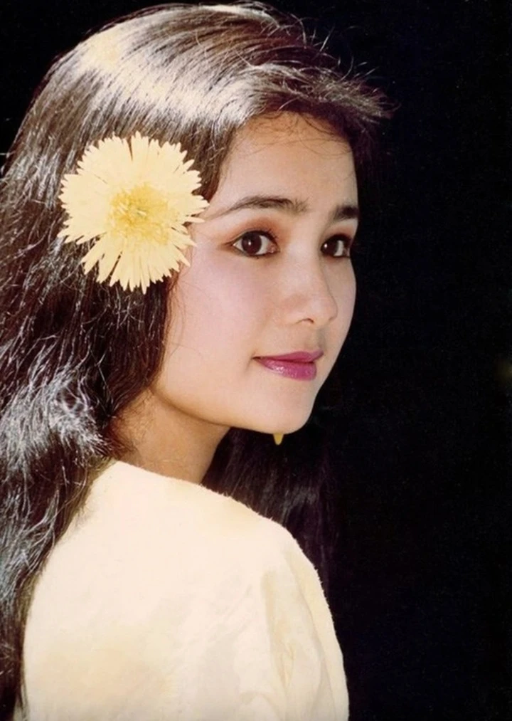 NSND Thu Hà thời trẻ.