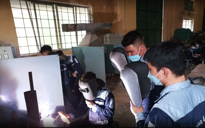 Đào tạo nghề hàn tại Trường trung cấp nghề Giao thông công chính Hà Nội.