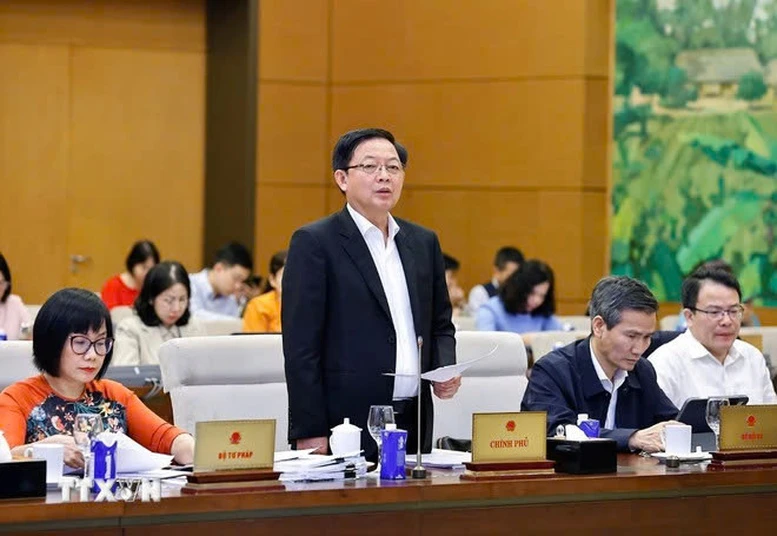 Hoàn thiện dự án luật theo hướng phân cấp mạnh, không thêm 'giấy phép con'- Ảnh 1. Hoàn thiện dự án luật theo hướng phân cấp mạnh, không thêm 'giấy phép con'- Ảnh 1.