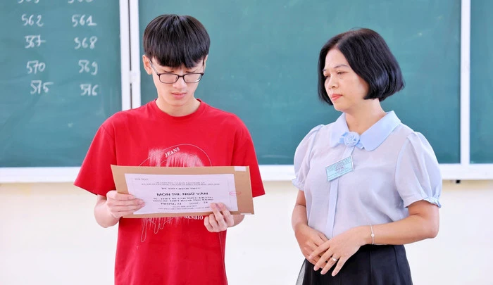 Thí sinh trong kỳ thi tuyển sinh vào lớp 10 năm học 2025 - 2026 tại Nghệ An. Ảnh: Báo và Phát thanh truyền hình Nghệ An bna-5484.jpg