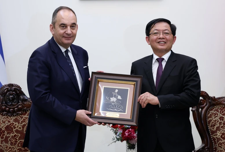 Phó Thủ tướng Chính phủ Hồ Quốc Dũng tiếp Phó Chủ tịch thứ nhất Quốc hội Hy Lạp- Ảnh 4. Phó Thủ tướng Chính phủ Hồ Quốc Dũng tiếp Phó Chủ tịch thứ nhất Quốc hội Hy Lạp- Ảnh 4.