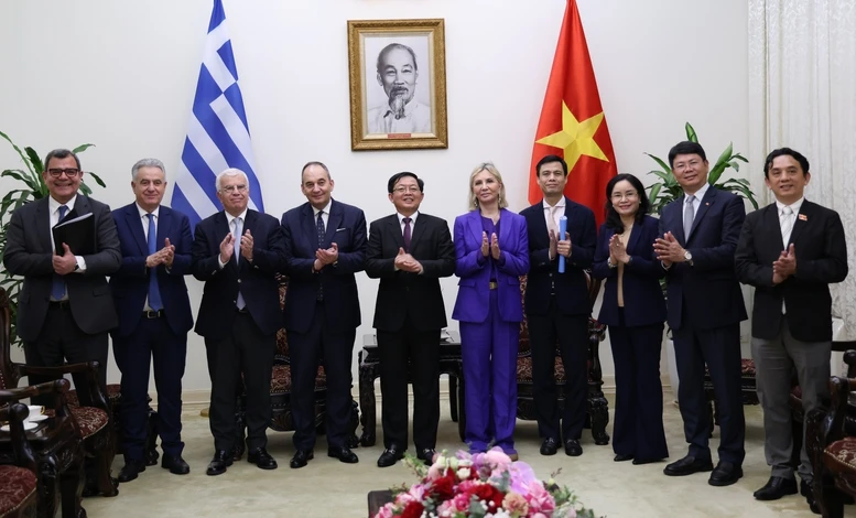 Phó Thủ tướng Chính phủ Hồ Quốc Dũng tiếp Phó Chủ tịch thứ nhất Quốc hội Hy Lạp- Ảnh 5. Phó Thủ tướng Chính phủ Hồ Quốc Dũng tiếp Phó Chủ tịch thứ nhất Quốc hội Hy Lạp- Ảnh 5.