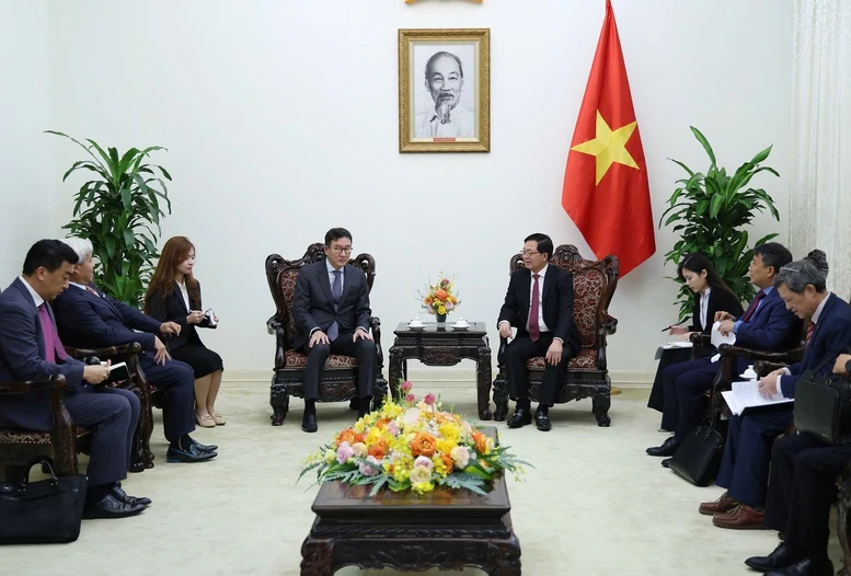 Phó Thủ tướng Hồ Quốc Dũng tiếp lãnh đạo Tập đoàn năng lượng GS (Hàn Quốc)- Ảnh 3. Phó Thủ tướng Hồ Quốc Dũng tiếp lãnh đạo Tập đoàn năng lượng GS (Hàn Quốc)- Ảnh 3.