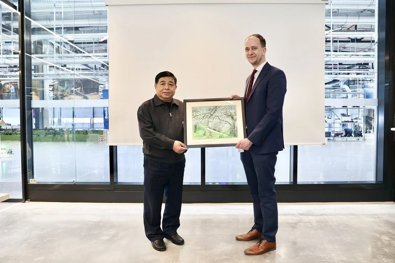 Phó Thủ tướng Nguyễn Chí Dũng thăm Tập đoàn Bosch- Ảnh 4.