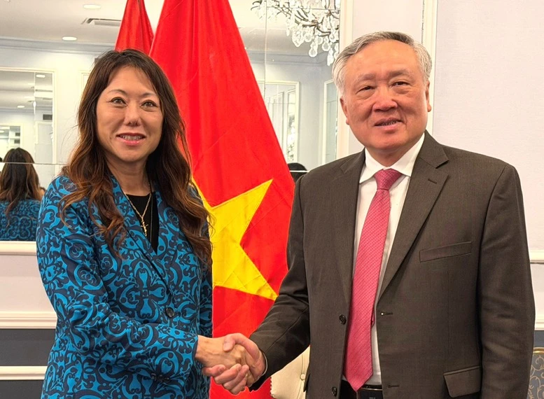 Phó Thủ tướng Thường trực Nguyễn Hòa Bình tiếp Bộ trưởng Tài chính bang California- Ảnh 1.