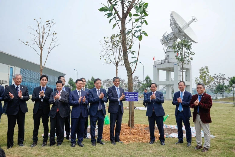 Thủ tướng dự Diễn đàn tầm nhìn vũ trụ Việt Nam - Nhật Bản và khánh thành Trung tâm Vũ trụ Việt Nam- Ảnh 10.