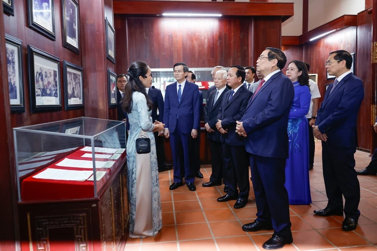 Thủ tướng Phạm Minh Chính dự lễ kỷ niệm 120 năm Ngày sinh Thủ tướng Phạm Văn Đồng- Ảnh 9. Thủ tướng Phạm Minh Chính dự lễ kỷ niệm 120 năm Ngày sinh Thủ tướng Phạm Văn Đồng- Ảnh 9.
