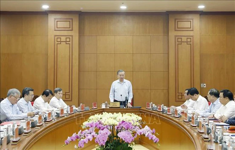 Tiếp tục kiên quyết, kiên trì đấu tranh chống 'giặc nội xâm' với tư duy, cách làm mới- Ảnh 1. Tiếp tục kiên quyết, kiên trì đấu tranh chống 'giặc nội xâm' với tư duy, cách làm mới- Ảnh 1.
