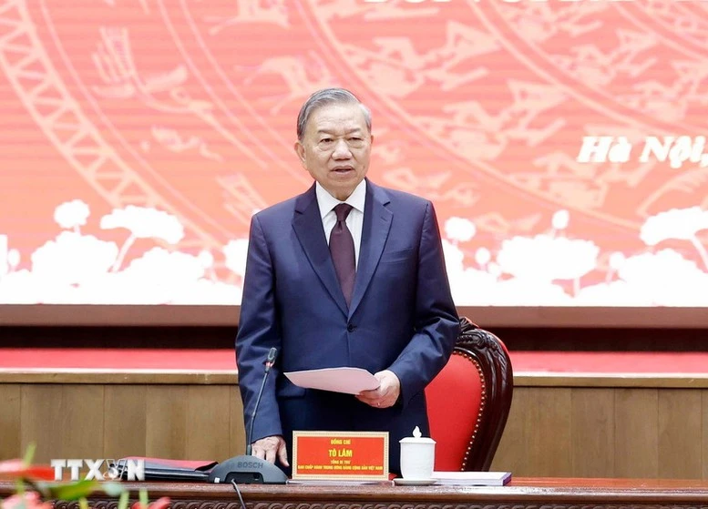 Tổng Bí thư Tô Lâm: Ban Thường vụ Thành ủy Hà Nội cần tiếp tục phát huy cao độ tinh thần làm việc quyết liệt- Ảnh 1. Tổng Bí thư Tô Lâm: Ban Thường vụ Thành ủy Hà Nội cần tiếp tục phát huy cao độ tinh thần làm việc quyết liệt- Ảnh 1.