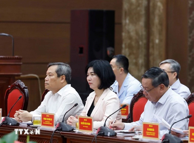 Tổng Bí thư Tô Lâm: Ban Thường vụ Thành ủy Hà Nội cần tiếp tục phát huy cao độ tinh thần làm việc quyết liệt- Ảnh 4. Tổng Bí thư Tô Lâm: Ban Thường vụ Thành ủy Hà Nội cần tiếp tục phát huy cao độ tinh thần làm việc quyết liệt- Ảnh 4.