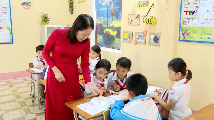 co-thuy.jpg