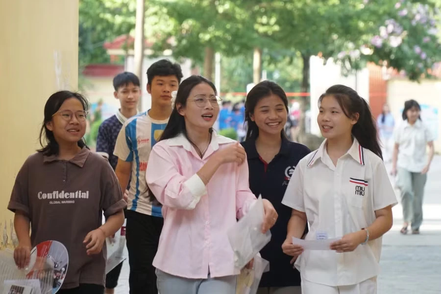 Thí sinh Nghệ An dự thi tuyển sinh vào lớp 10 năm 2025. Ảnh: Hồ Lài