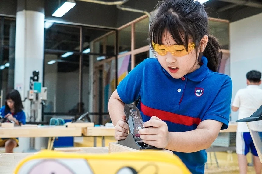 truong quoc te anh 4