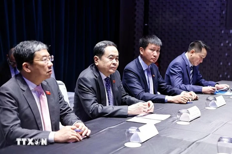 Chủ tịch Quốc hội Trần Thanh Mẫn gặp Lãnh sự danh dự Việt Nam tại Torino- Ảnh 2.