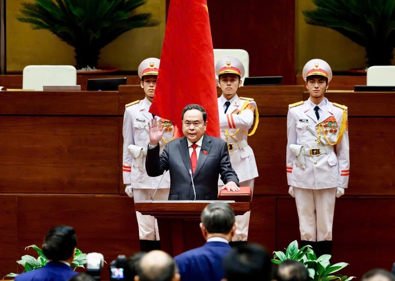 Chủ tịch Quốc hội Trần Thanh Mẫn: ‘Nguyện cống hiến hết sức mình, phụng sự Tổ quốc, phục vụ nhân dân’- Ảnh 1. Chủ tịch Quốc hội Trần Thanh Mẫn: ‘Nguyện cống hiến hết sức mình, phụng sự Tổ quốc, phục vụ nhân dân’- Ảnh 1.