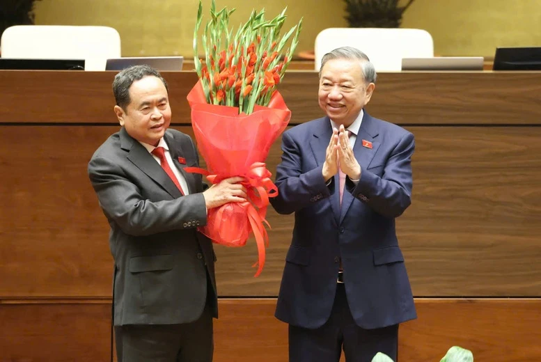Chủ tịch Quốc hội Trần Thanh Mẫn: ‘Nguyện cống hiến hết sức mình, phụng sự Tổ quốc, phục vụ nhân dân’- Ảnh 2. Chủ tịch Quốc hội Trần Thanh Mẫn: ‘Nguyện cống hiến hết sức mình, phụng sự Tổ quốc, phục vụ nhân dân’- Ảnh 2.