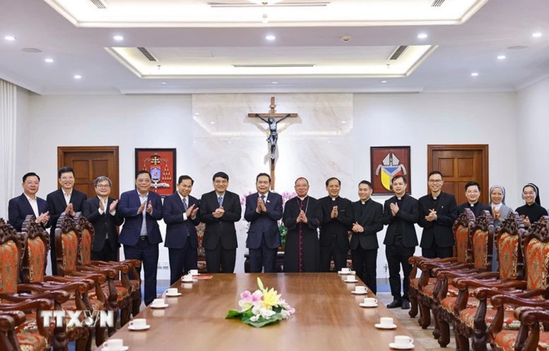 Chủ tịch Quốc hội Trần Thanh Mẫn thăm, chúc mừng Tổng Giáo phận Hà Nội- Ảnh 2.