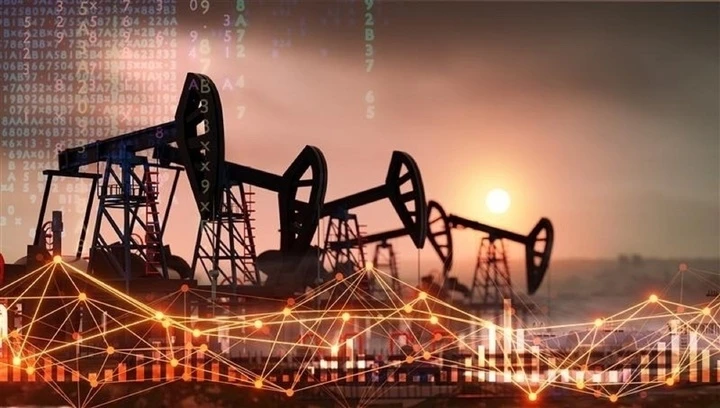 Giá dầu thế giới hôm nay tiếp tục tăng do căng thẳng tại eo biển Hormuz leo thang. (Ảnh minh họa: Reuters)