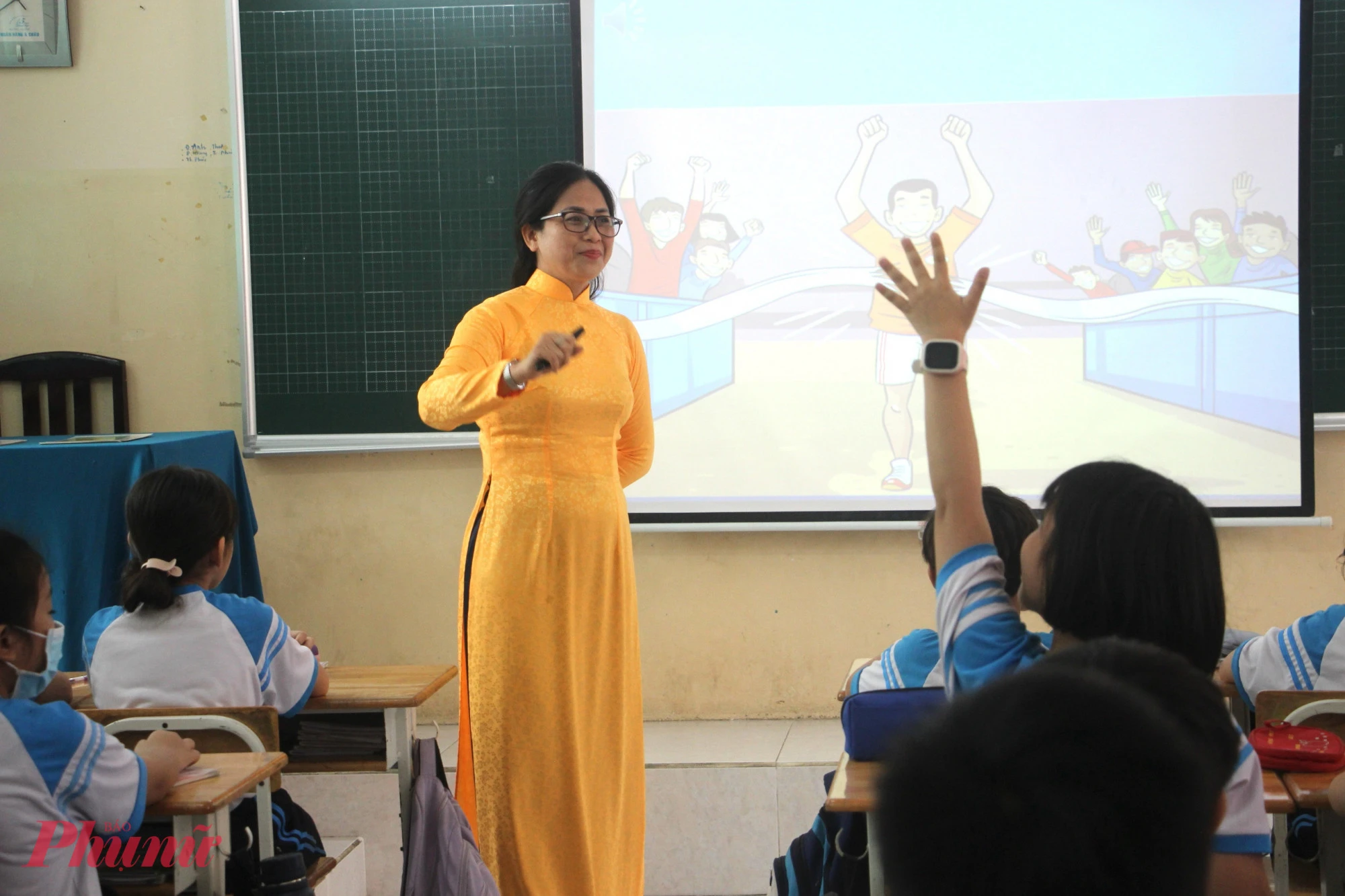 Khung được thiết kế với 6 miền năng lực và 20 năng lực thành phần, bao quát toàn diện các hoạt động dạy học và quản lý - Ảnh: N.L