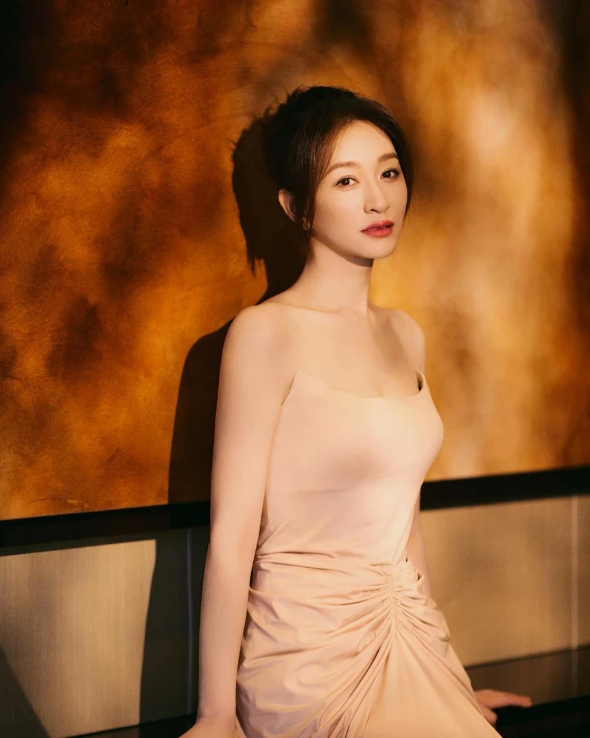 Thói quen chăm vận động và dưỡng da đầy đủ giúp nữ diễn viên duy trì phong độ nhan sắc