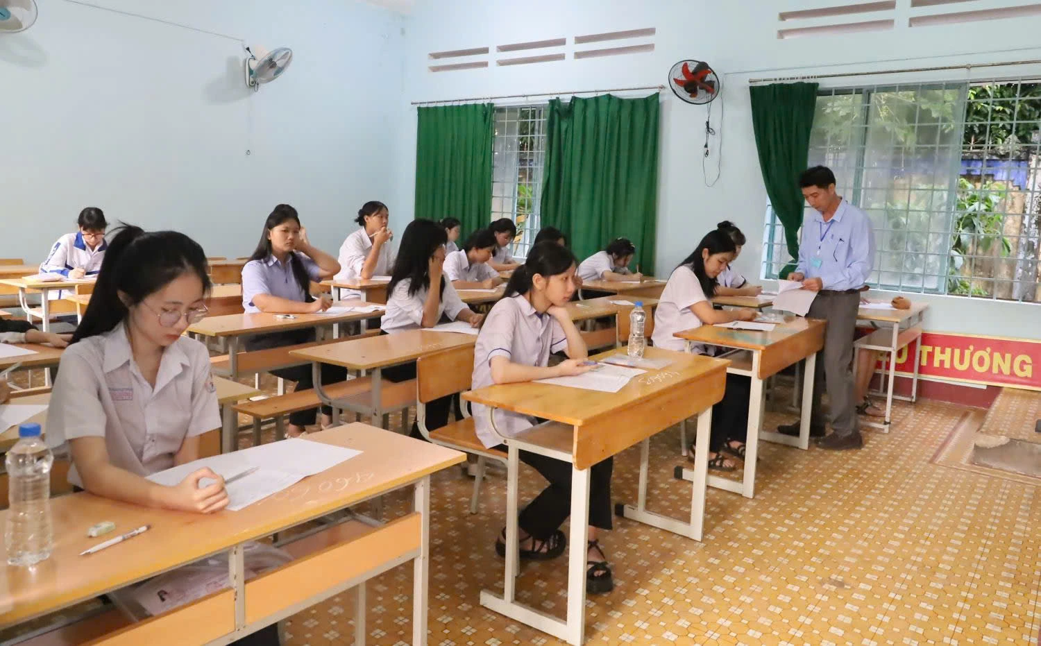 Thí sinh tham dự kỳ thi tuyển sinh vào lớp Mười năm 2025 tại Đắk Lắk - Ảnh: Cổng thông tin điện tử Đắk Lắk