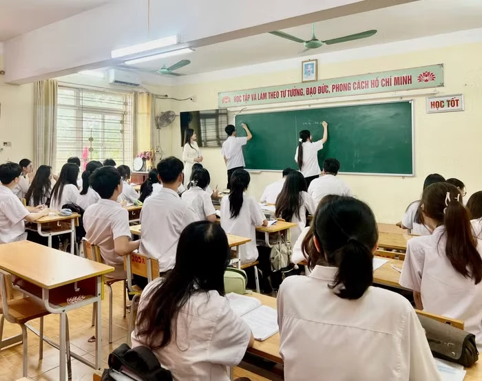 thpt-chuyen-hoang-van-thu2.jpg