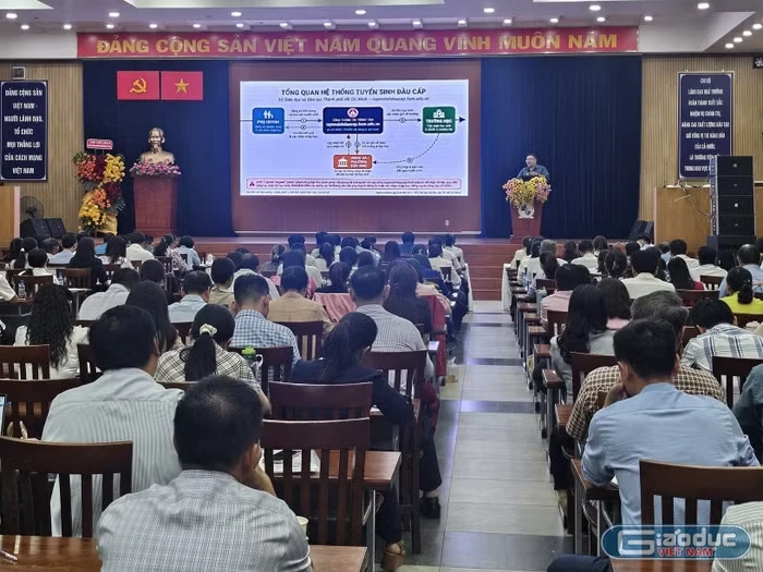 Toàn cảnh hội nghị tập huấn về tuyển sinh các lớp đầu cấp của Thành phố Hồ Chí Minh. Ảnh: V.D. gdvn-tsdaucaplhp.jpg