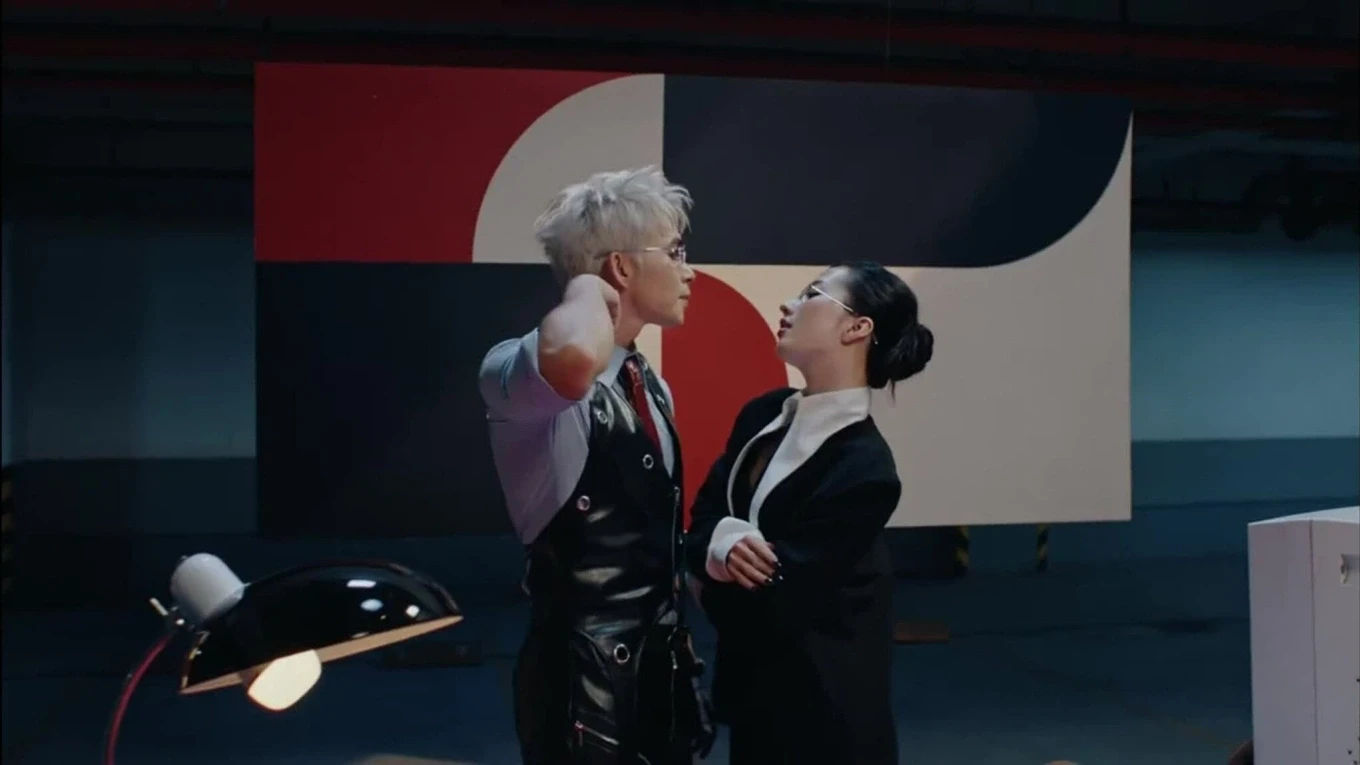 Hình ảnh của Jun Phạm trong MV Tru