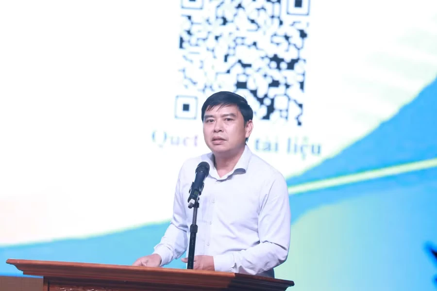 Ông Phạm Vũ Quốc Bình, Phó Cục trưởng Cục Giáo dục nghề nghiệp - Giáo dục thường xuyên trao đổi tại hội nghị. q7.jpg