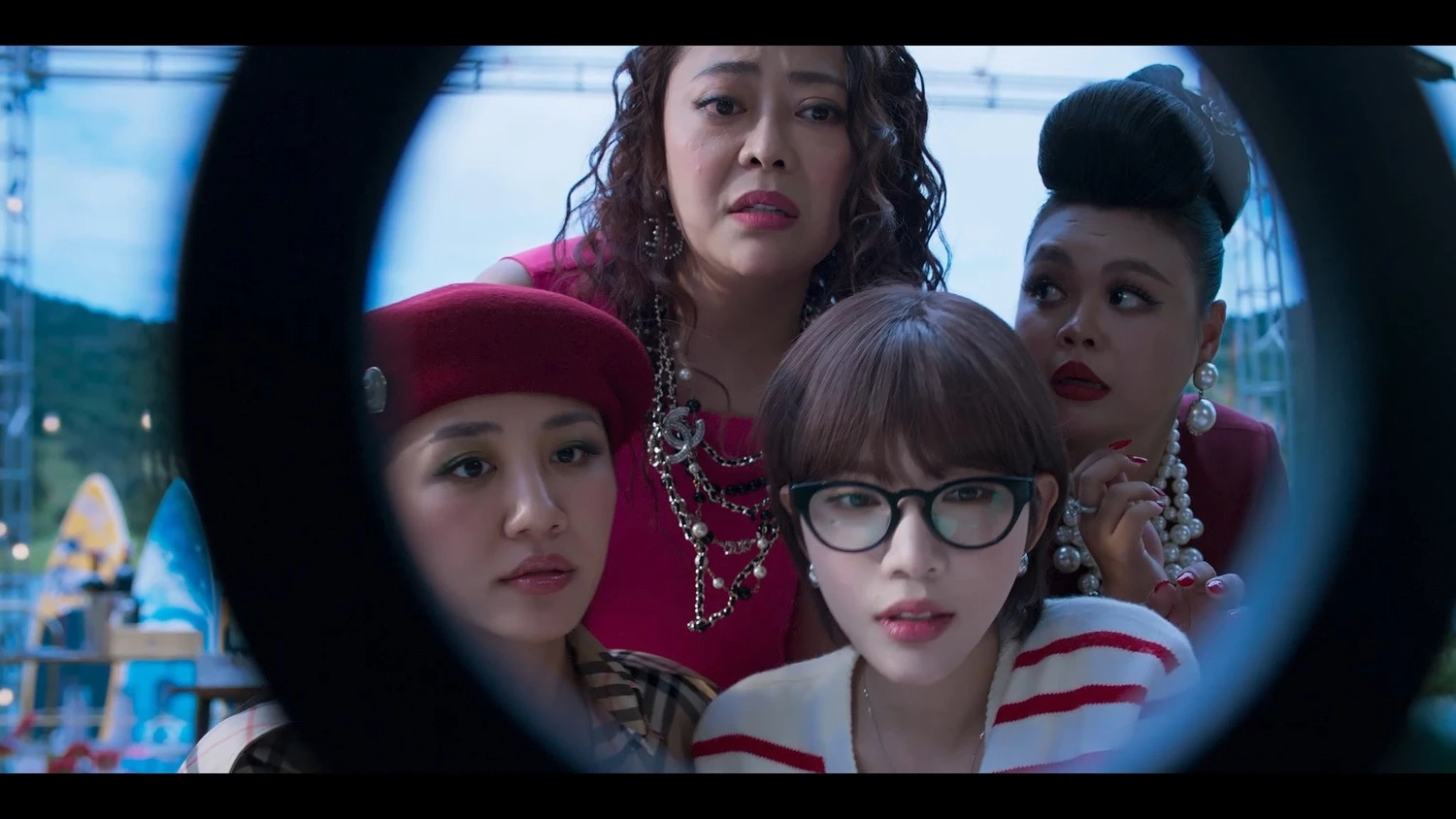 đã vượt mốc 1 triệu USD tại Bắc Mỹ và châu Âu chỉ trong tuần đầu công chiếu. Ảnh: Đoàn phim cung cấp