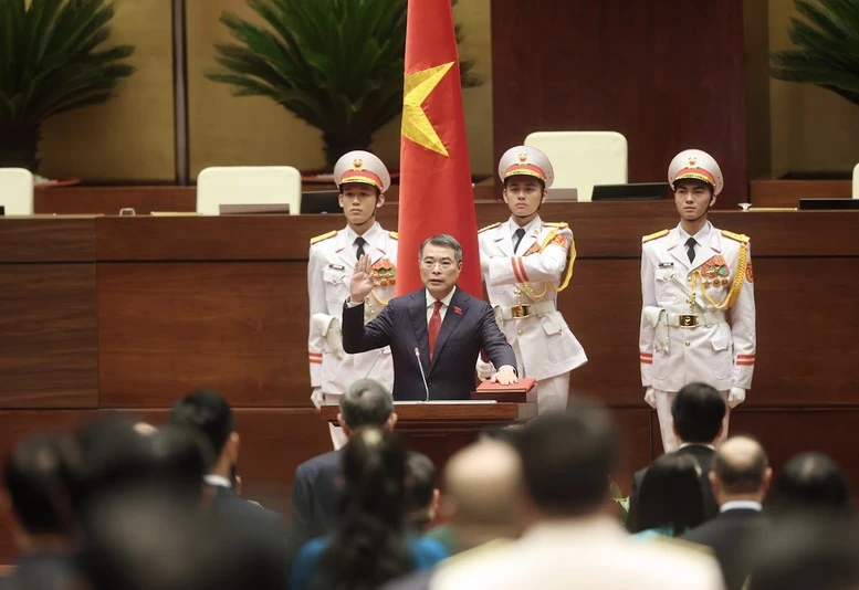 Thủ tướng Chính phủ Lê Minh Hưng tuyên thệ nhậm chức- Ảnh 1. Thủ tướng Chính phủ Lê Minh Hưng tuyên thệ nhậm chức- Ảnh 1.