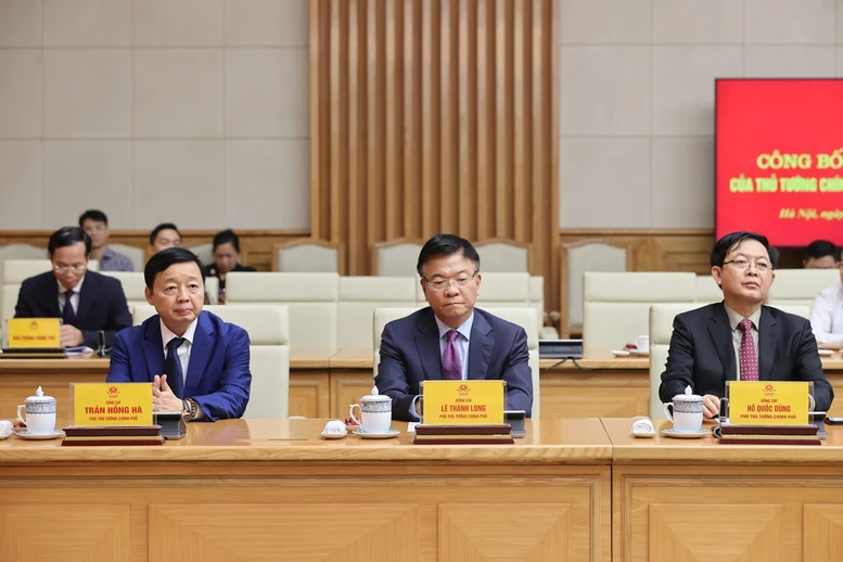 Thủ tướng trao quyết định bổ nhiệm Giám đốc Đại học Quốc gia Hà Nội- Ảnh 5.