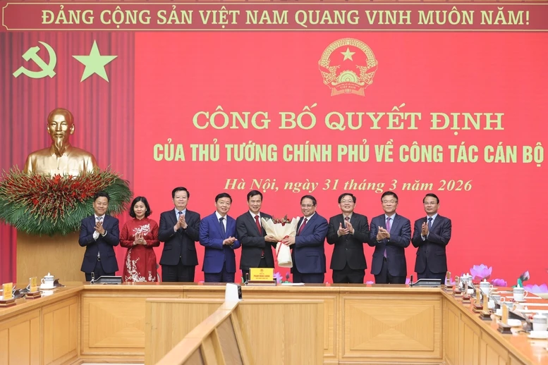 Thủ tướng trao quyết định bổ nhiệm Giám đốc Đại học Quốc gia Hà Nội- Ảnh 7.