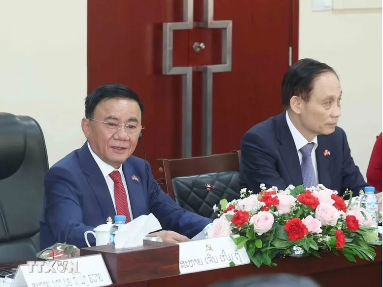 Thường trực Ban Bí thư Trần Cẩm Tú hội đàm với Thường trực Ban Bí thư Trung ương Đảng Nhân dân Cách mạng Lào- Ảnh 2.