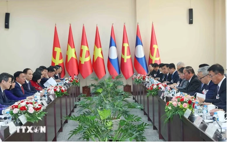 Thường trực Ban Bí thư Trần Cẩm Tú hội đàm với Thường trực Ban Bí thư Trung ương Đảng Nhân dân Cách mạng Lào- Ảnh 4.