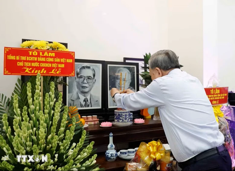 Tổng Bí thư, Chủ tịch nước dâng hương tưởng nhớ các đồng chí lãnh đạo tiền bối- Ảnh 3. Tổng Bí thư, Chủ tịch nước dâng hương tưởng nhớ các đồng chí lãnh đạo tiền bối- Ảnh 3.